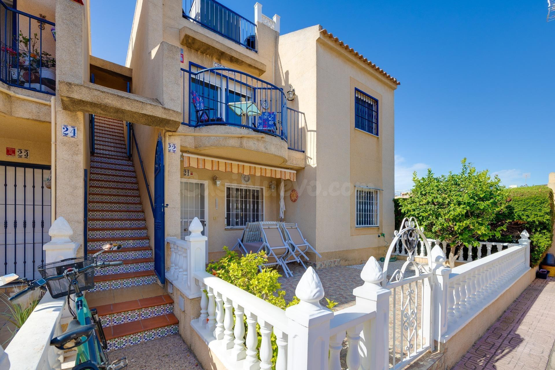 BONITO BUNGALOW PLANTA ALTA REFORMADO, SOLÁRIUM Y PISCINA - foto 3