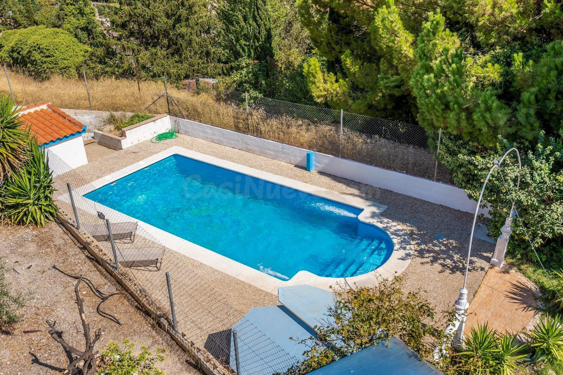Finca muy bonita con 4 casas y piscina - foto 4