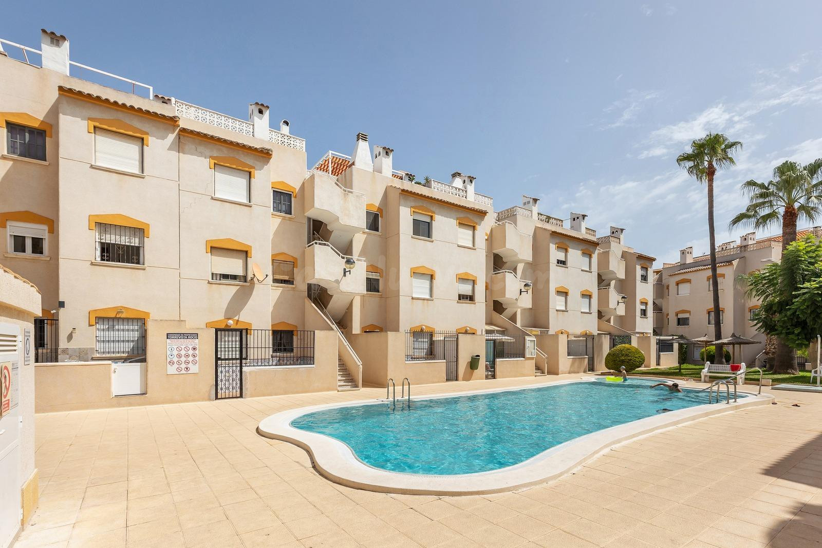 APARTAMENTO A 500M DEL MAR CON PISCINA Y PLAZA DE PARKING INCLUIDA