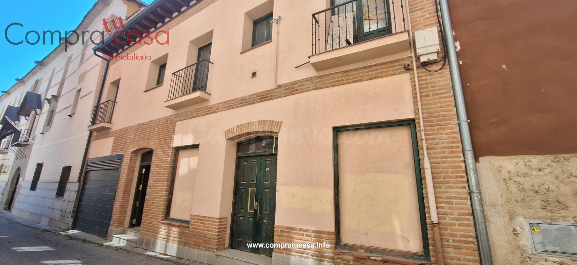 VENTA DE 3 PISOS.-.CALLE CARRETAS.-SEGOVIA