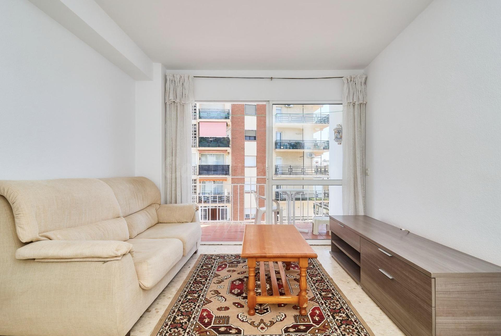 se vende piso en pleno centro de fuengirola