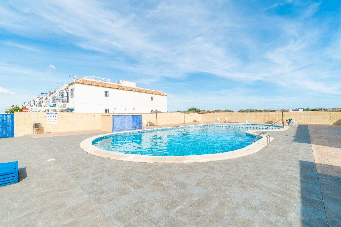 BUNGALOW PLANTA BAJA EN ZONA CARREFOUR CON PISCINA