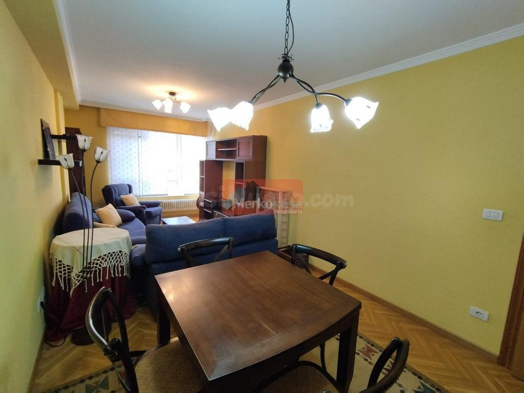 SE ALQUILA APARTAMENTO AMPLIO EN PLAZA AGUAS FÉRREAS - foto 4