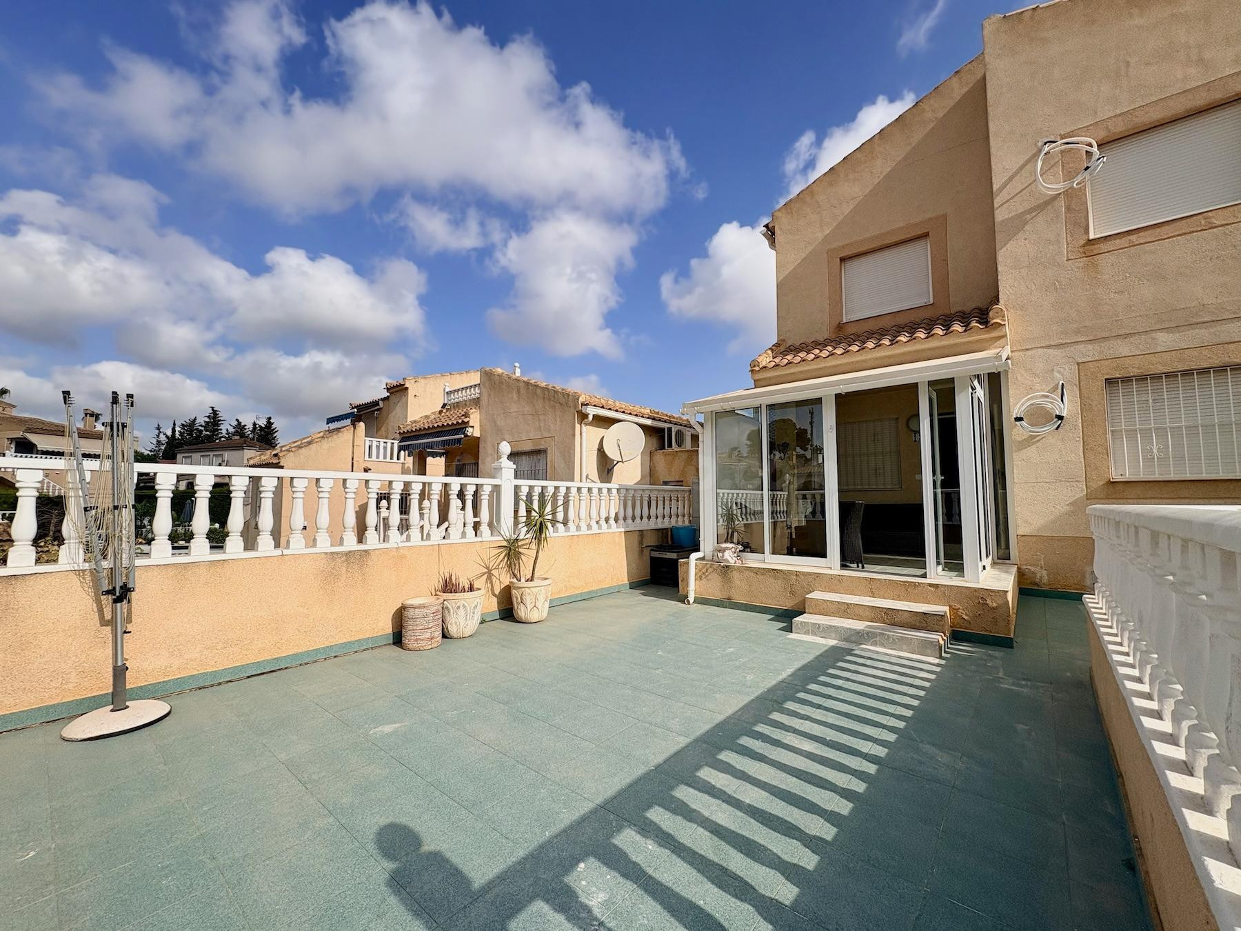 CASA EN LOS BALCONES CON PISCINA COMUNITARIA Y EXCELENTE UBICACIÓN - foto 4