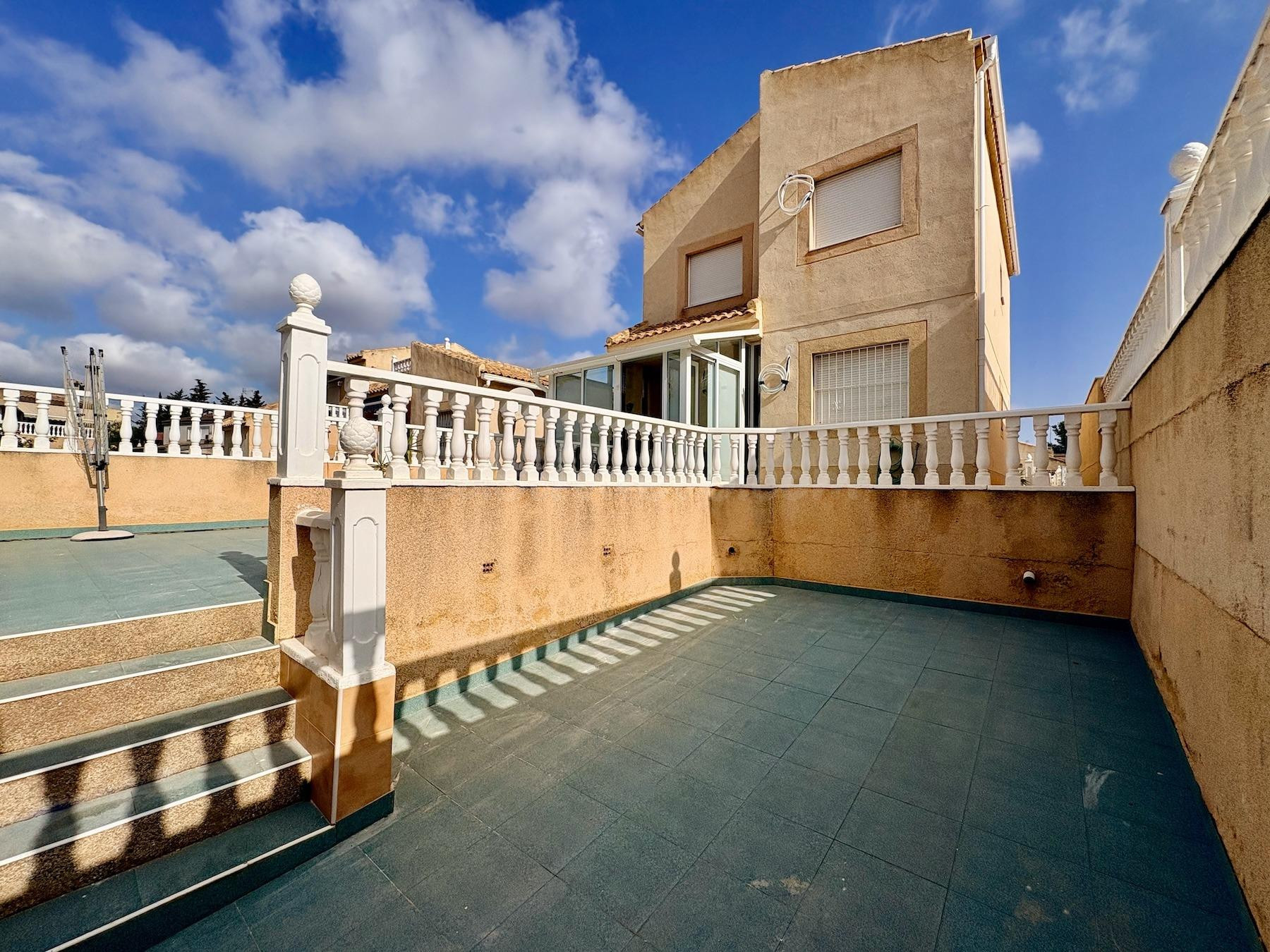 CASA EN LOS BALCONES CON PISCINA COMUNITARIA Y EXCELENTE UBICACIÓN - foto 5