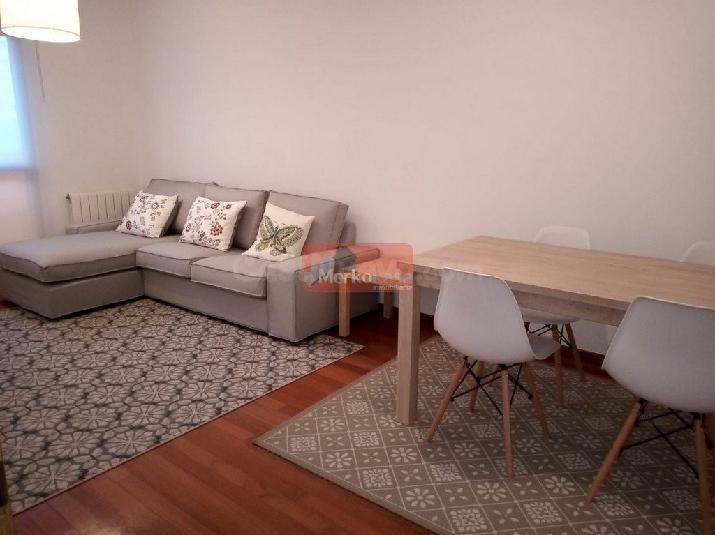 SE ALQUILA PISO AMPLIO Y MODERNO CERCA DE LA ABELLA - foto 2