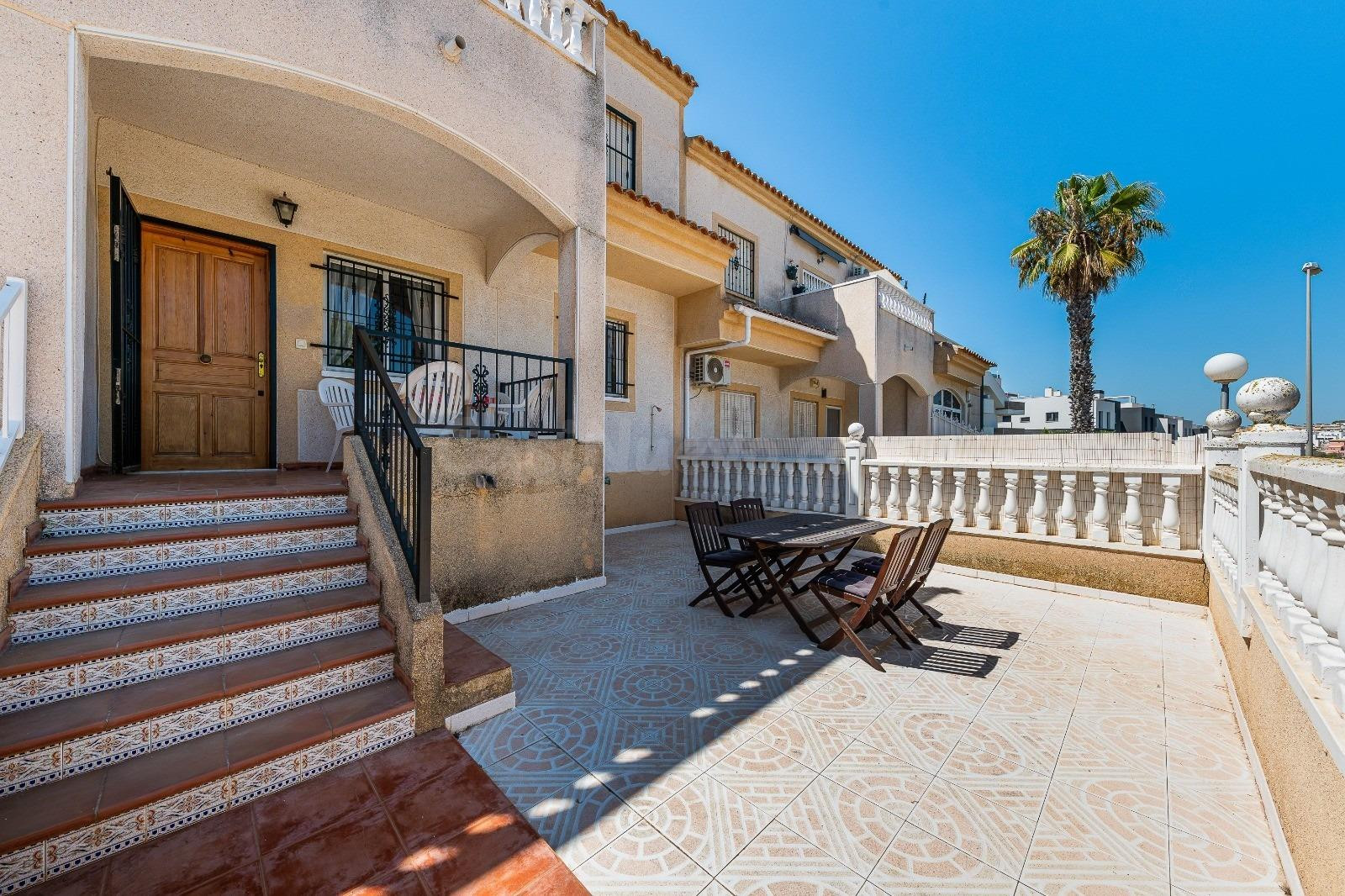 CASA ADOSADA EN LAGO SOL – ORIHUELA COSTA - foto 4