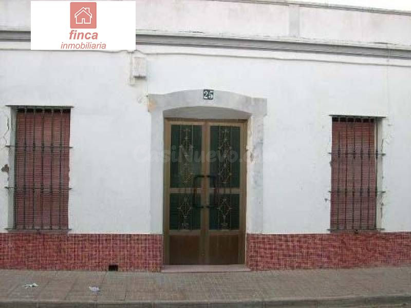 VENTA EN PUEBLA DE LA CALZADA, VIVIENDA A DOS CALLES, 500 M2 SOLAR.