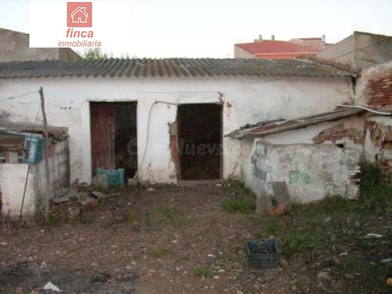 VENTA EN PUEBLA DE LA CALZADA, VIVIENDA A DOS CALLES, 500 M2 - foto 4