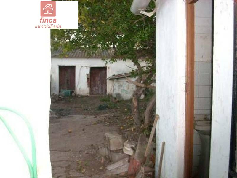 VENTA EN PUEBLA DE LA CALZADA, VIVIENDA A DOS CALLES, 500 M2 - foto 5
