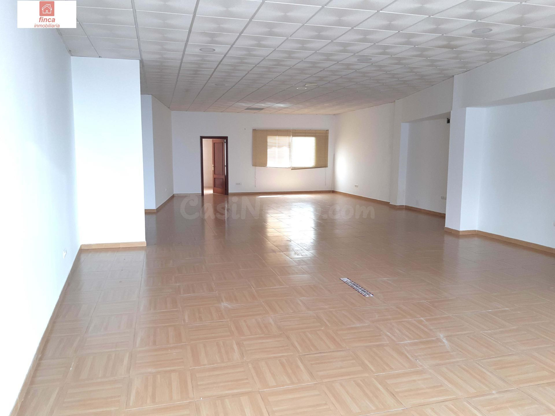 VENTA EN MONTIJO LOCAL COMERCIAL, ZONA CENTRO DE MUCHO DE PA - foto 2