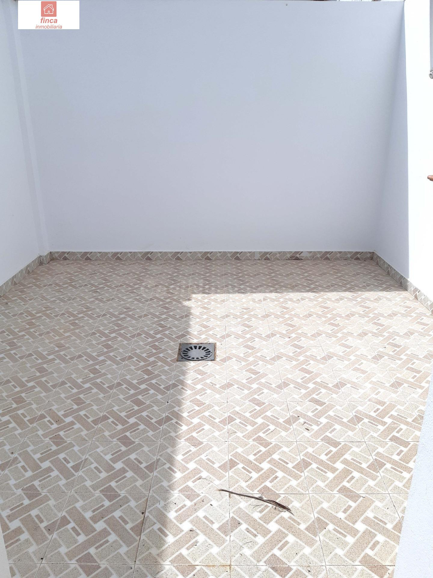 VENTA EN MONTIJO LOCAL COMERCIAL, ZONA CENTRO DE MUCHO DE PA - foto 5