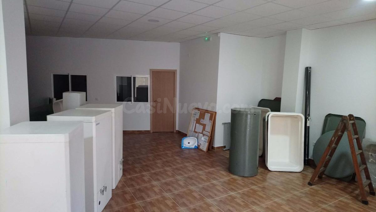 MONTIJO, LOCAL COMERCIAL ZONA CENTRO, AMPLIO ESCAPARATE