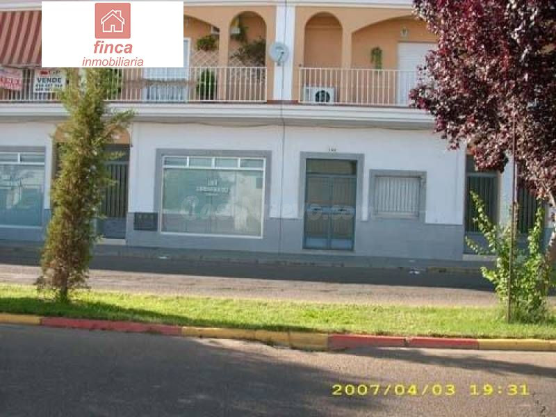 Local comercial 100m² en alquiler - SIN ZONA