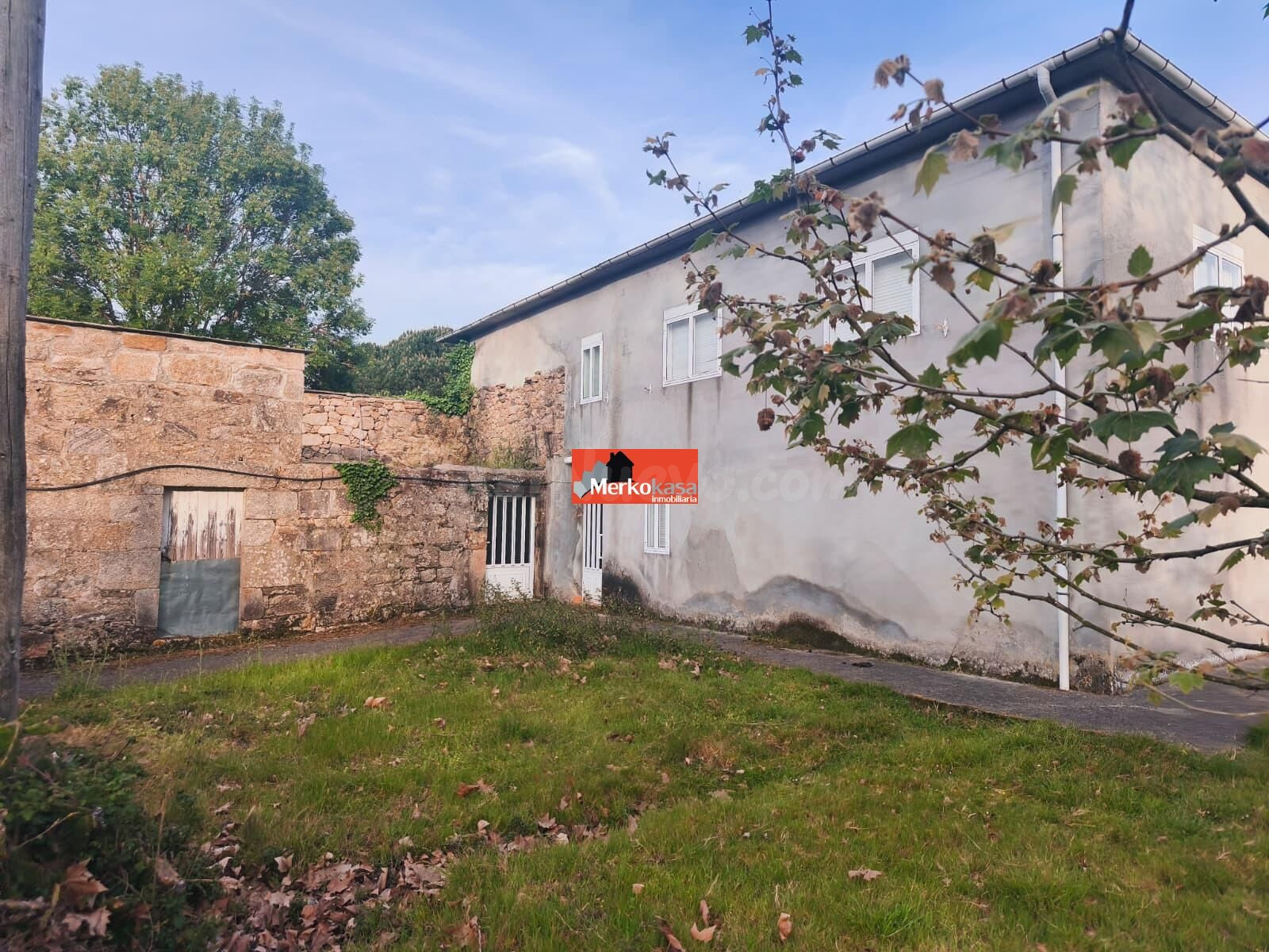 SE VENDE CASA AMPLIA CON TERRENO CERRADO CERCA DE PUEBLA DE SAN JULIÁN