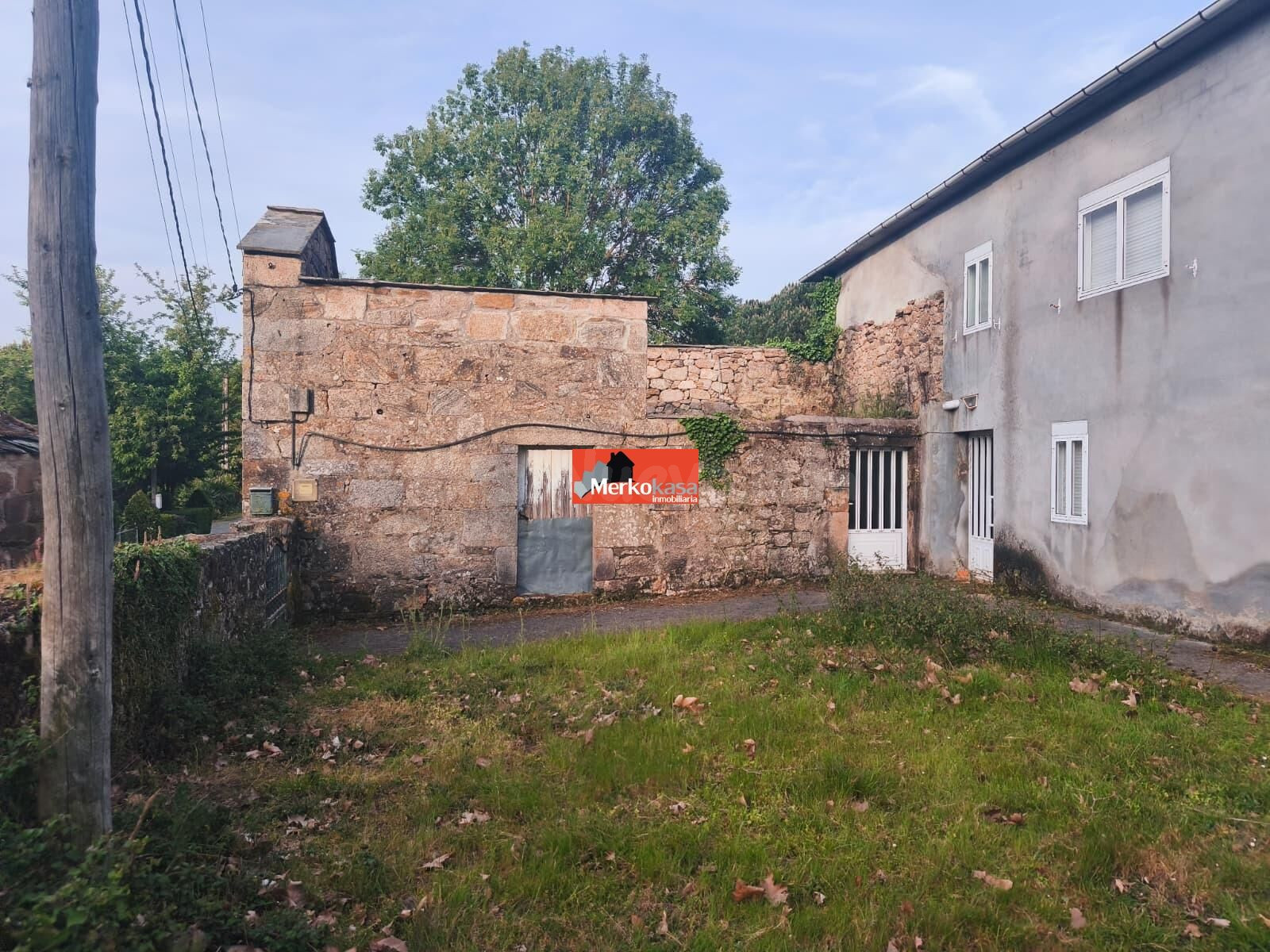 SE VENDE CASA AMPLIA CON TERRENO CERRADO CERCA DE PUEBLA DE SAN JULIÁN - foto 4