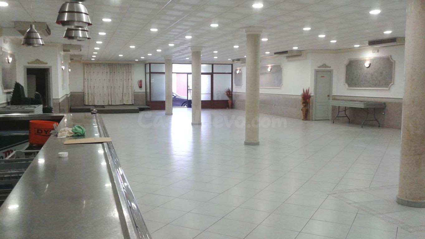 LOBON, LOCAL PREPARADO PARA SALON DE ACTOS, BODAS, BANQUETES