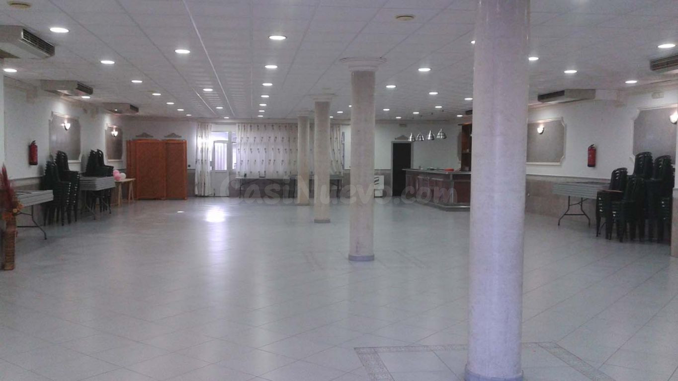 LOBON, LOCAL PREPARADO PARA SALON DE ACTOS, BODAS, BANQUETES - foto 2