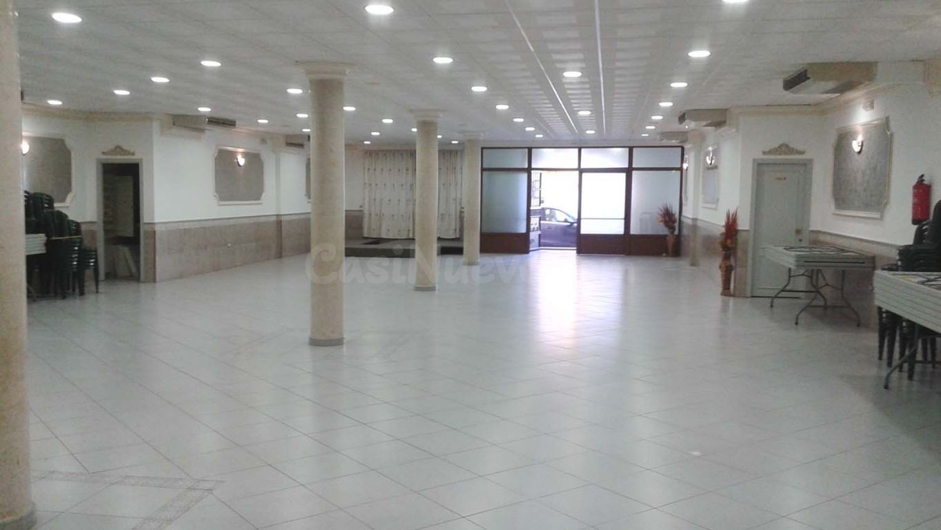 LOBON, LOCAL PREPARADO PARA SALON DE ACTOS, BODAS, BANQUETES - foto 3