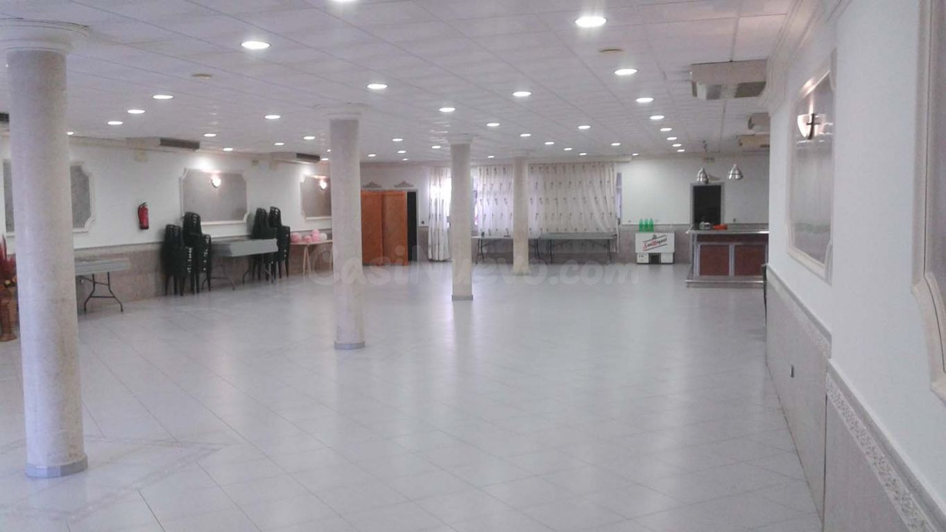 LOBON, LOCAL PREPARADO PARA SALON DE ACTOS, BODAS, BANQUETES - foto 4