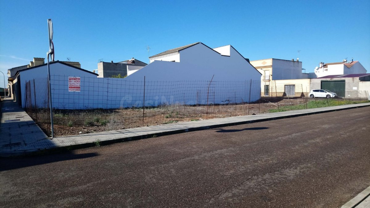 MONTIJO, VENTA SOLAR ZONA RESIDENCIAL. DE ESQUINA. - foto 2