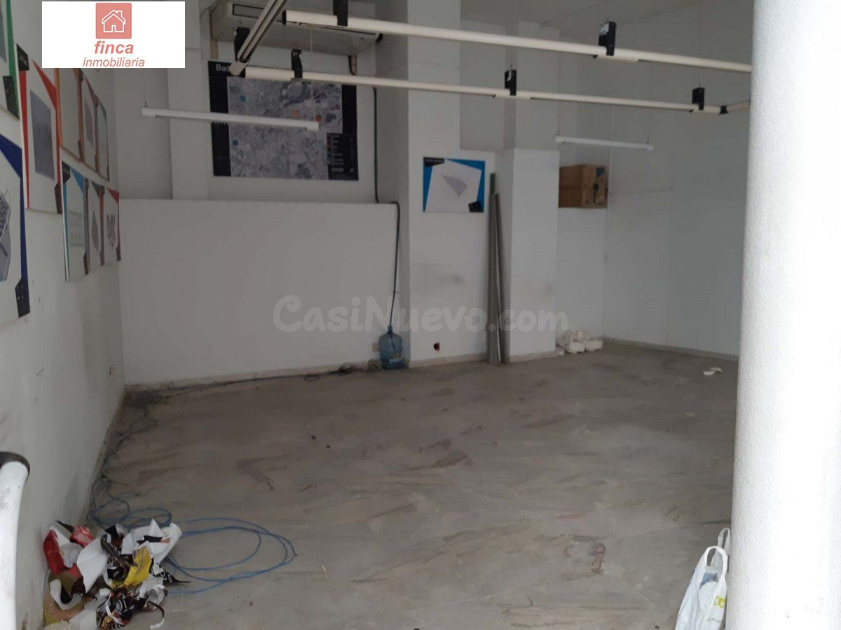 BADAJOZ, LOCAL COMERCIAL EN EL PASAJE COMERCIAL GOLF GUADIAN - foto 5