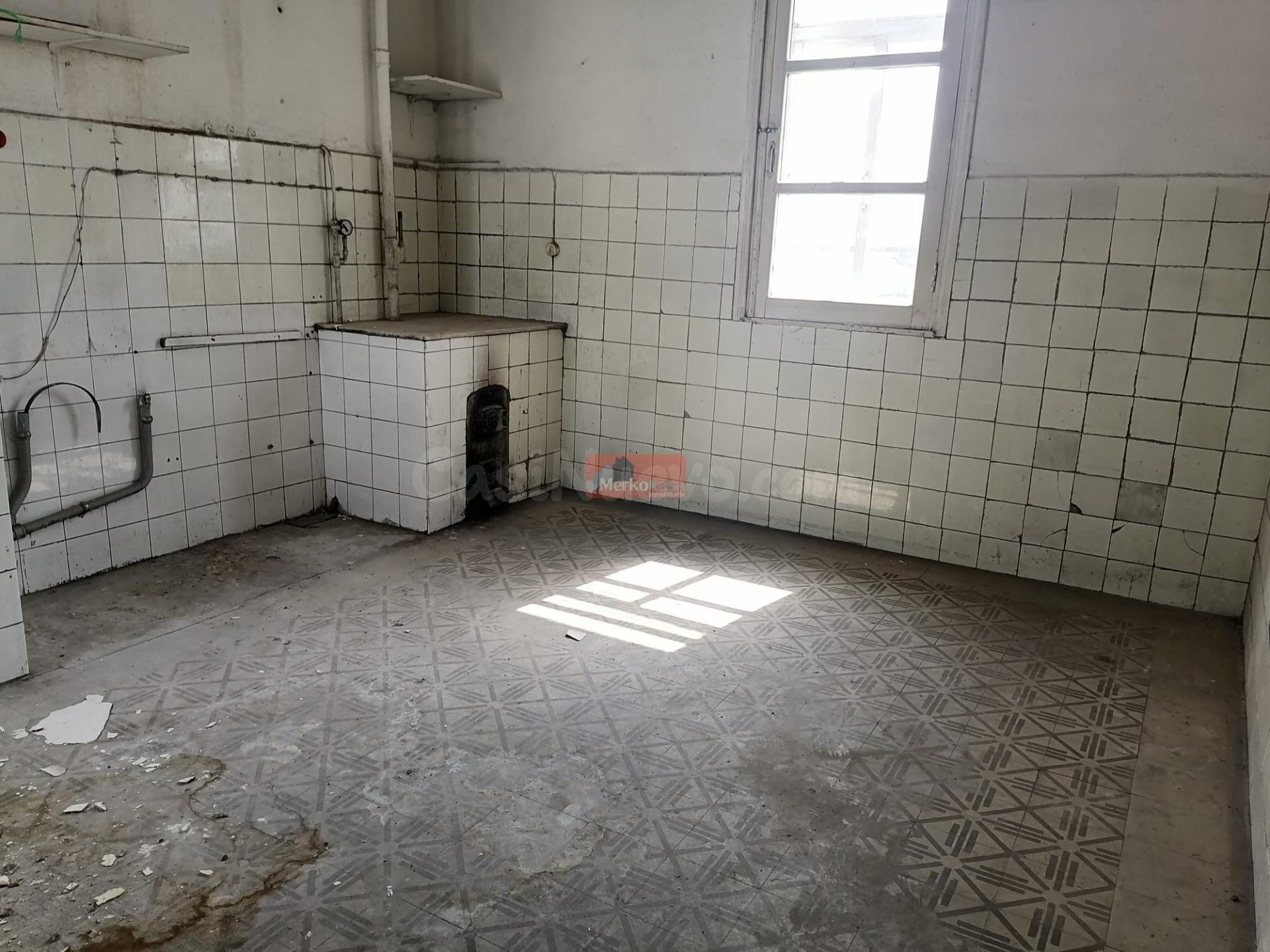 SE VENDE ÁTICO PARA REFORMAR PRÓXIMO AL CENTRO!!!! - foto 2