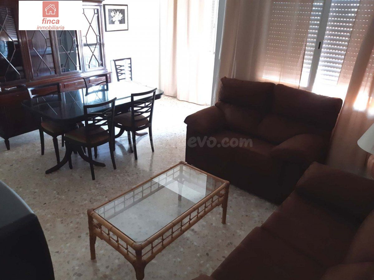 SE VENDE EN MONTIJO, PISO NUEVO REFORMADO, AMUEBLADO, COCINA - foto 3