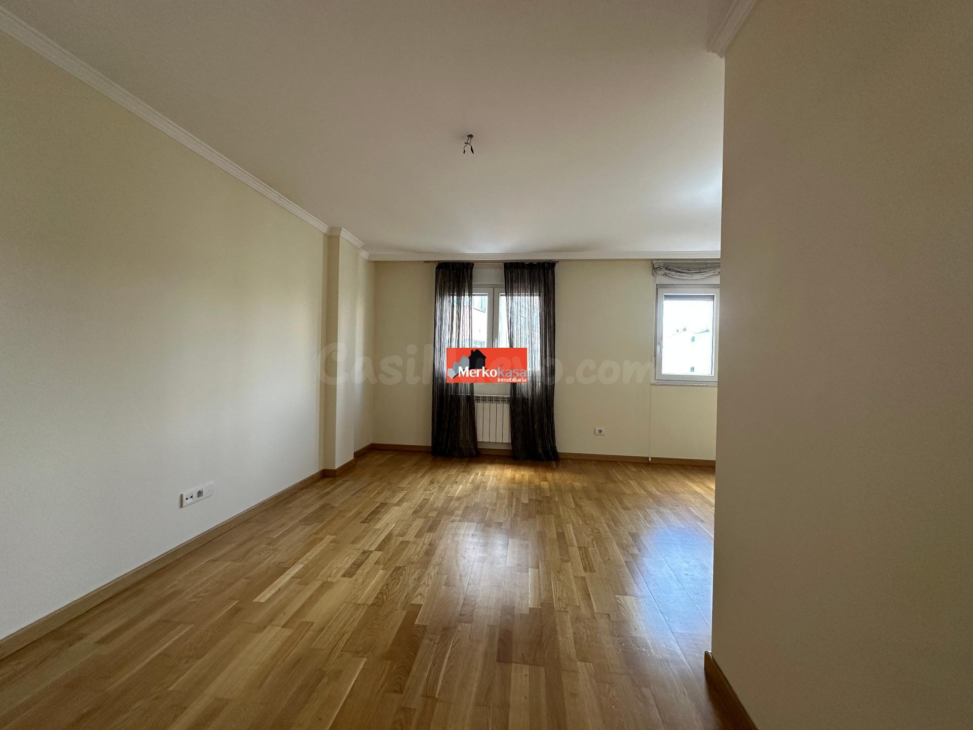SE VENDE APARTAMENTO MUY LUMINOSO CERCA DEL CENTRO!!! - foto 4