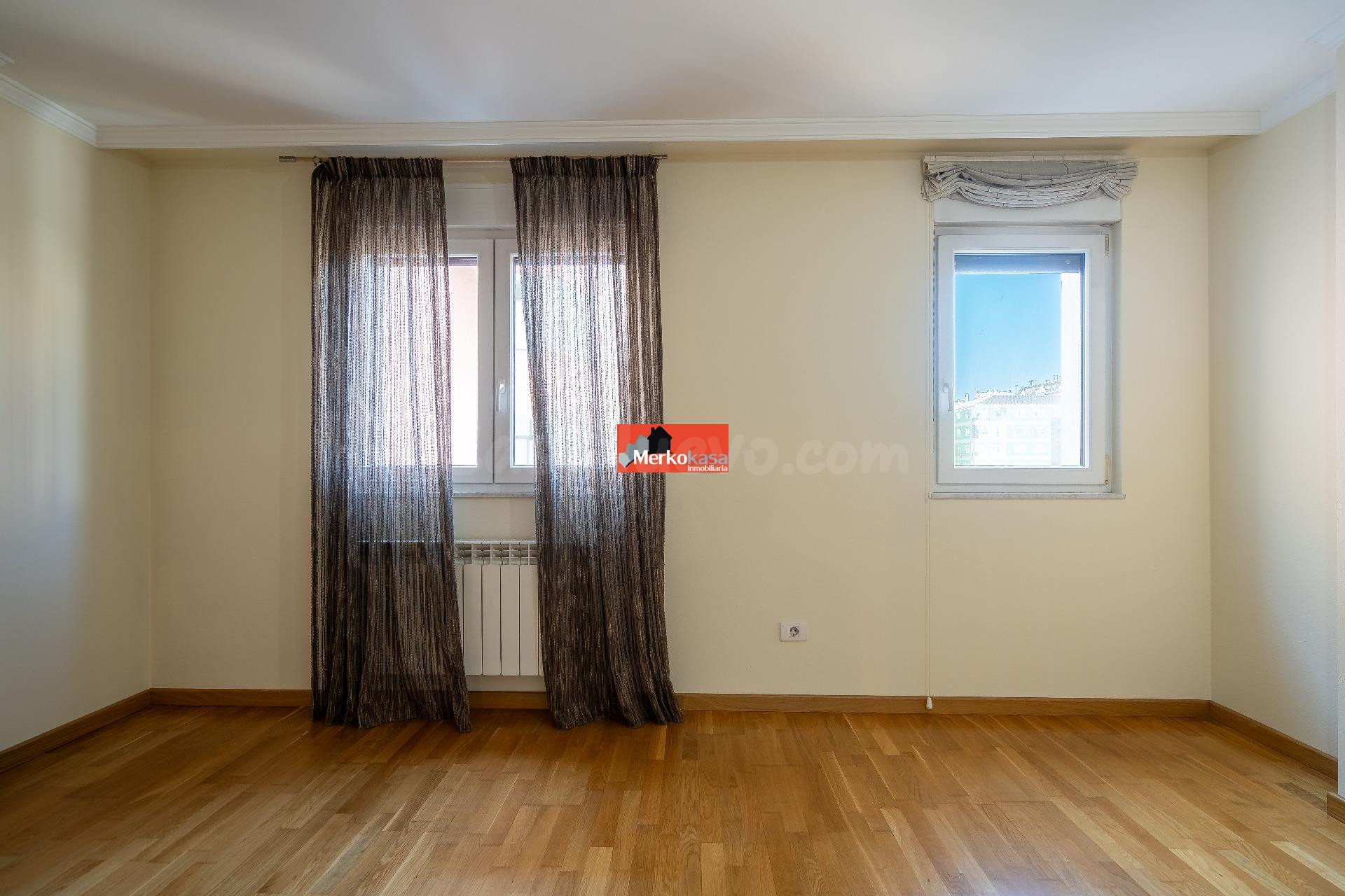 SE VENDE APARTAMENTO MUY LUMINOSO CERCA DEL CENTRO!!! - foto 5