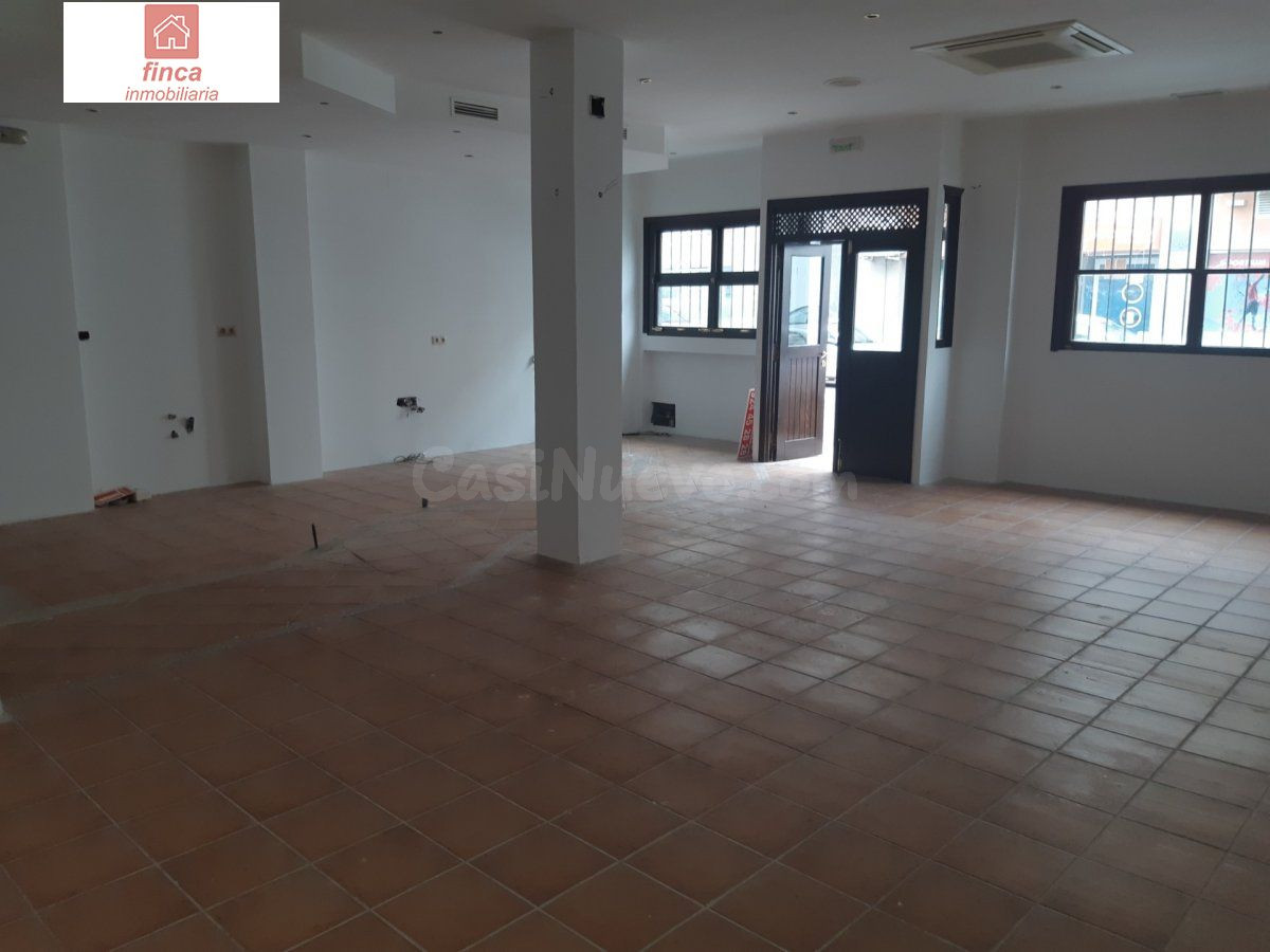 MONTIJO, ALQUILER LOCAL EN EL CENTRO A 25 METROS PLAZA ESPAÑ - foto 3