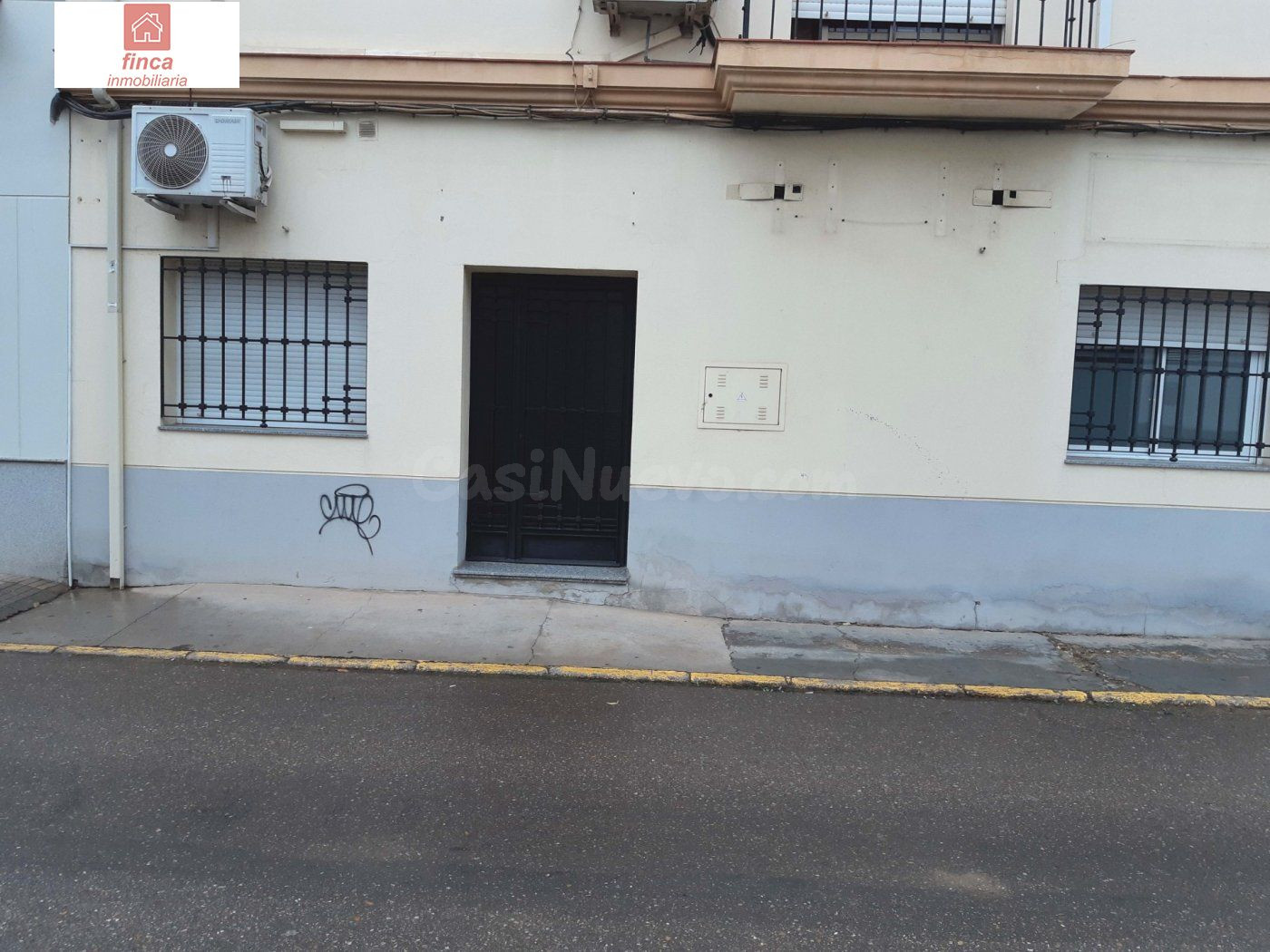 MONTIJO ALQUILER LOCAL COMERCIAL DIAFANO, CLIMATIZADO, CON ASEO Y PLATO DE DUCHA