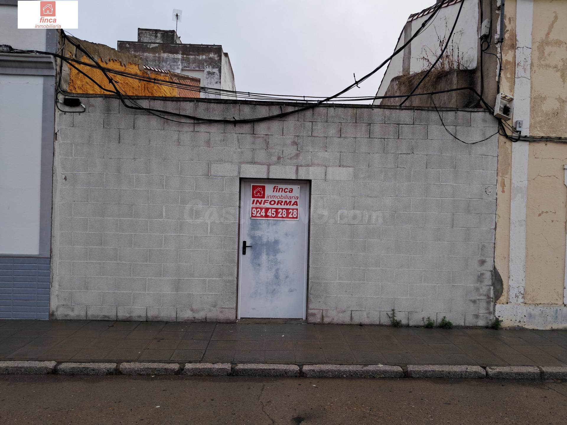 VENTA SOLAR A DOS CALLES, URBANO EN MONTIJO, ZONA SAN GREGORIO,
