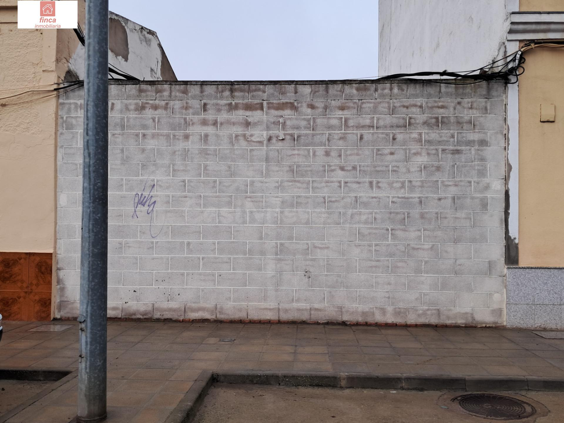 VENTA SOLAR A DOS CALLES, URBANO EN MONTIJO, ZONA SAN GREGOR - foto 2