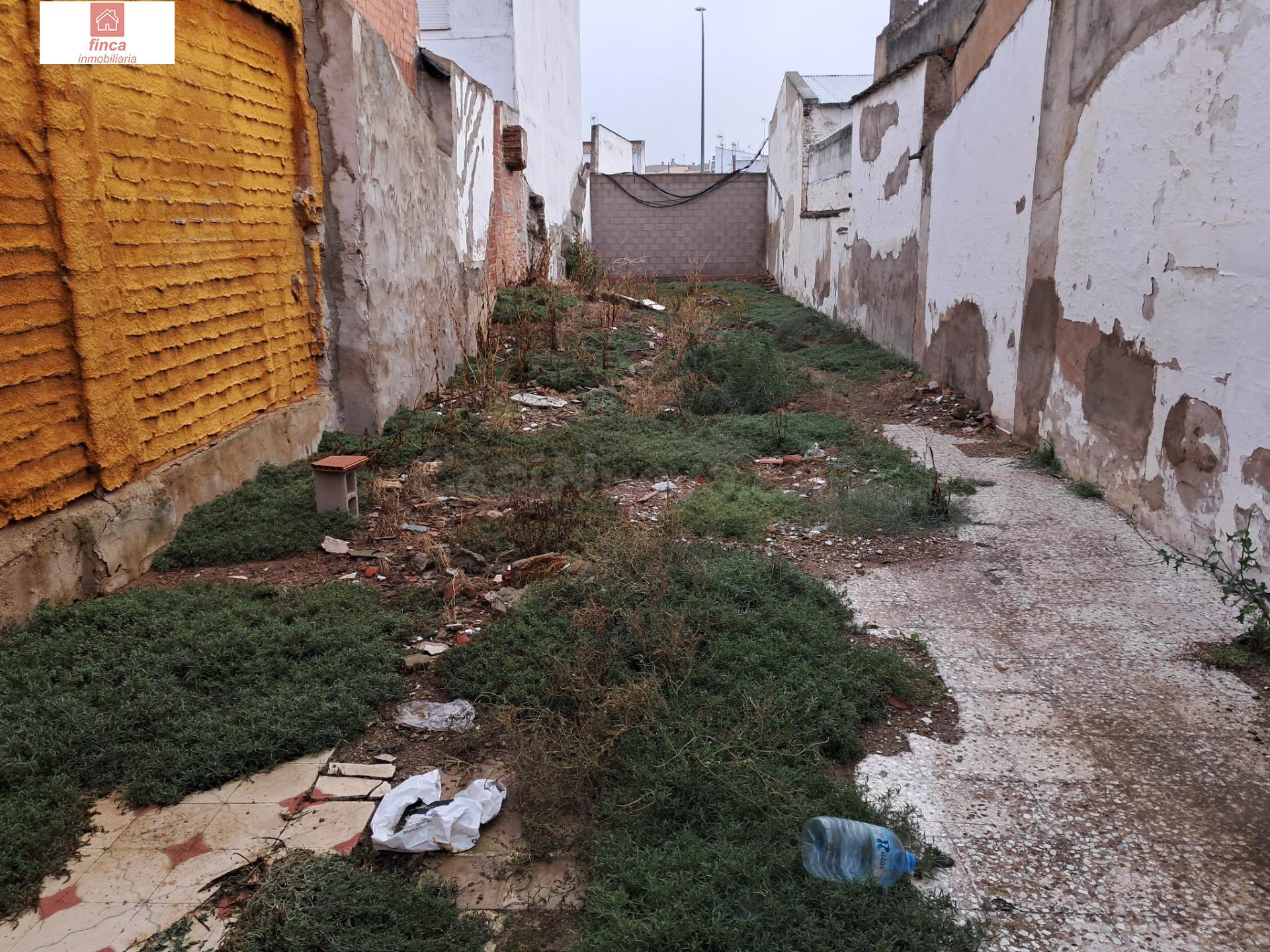 VENTA SOLAR A DOS CALLES, URBANO EN MONTIJO, ZONA SAN GREGOR - foto 5