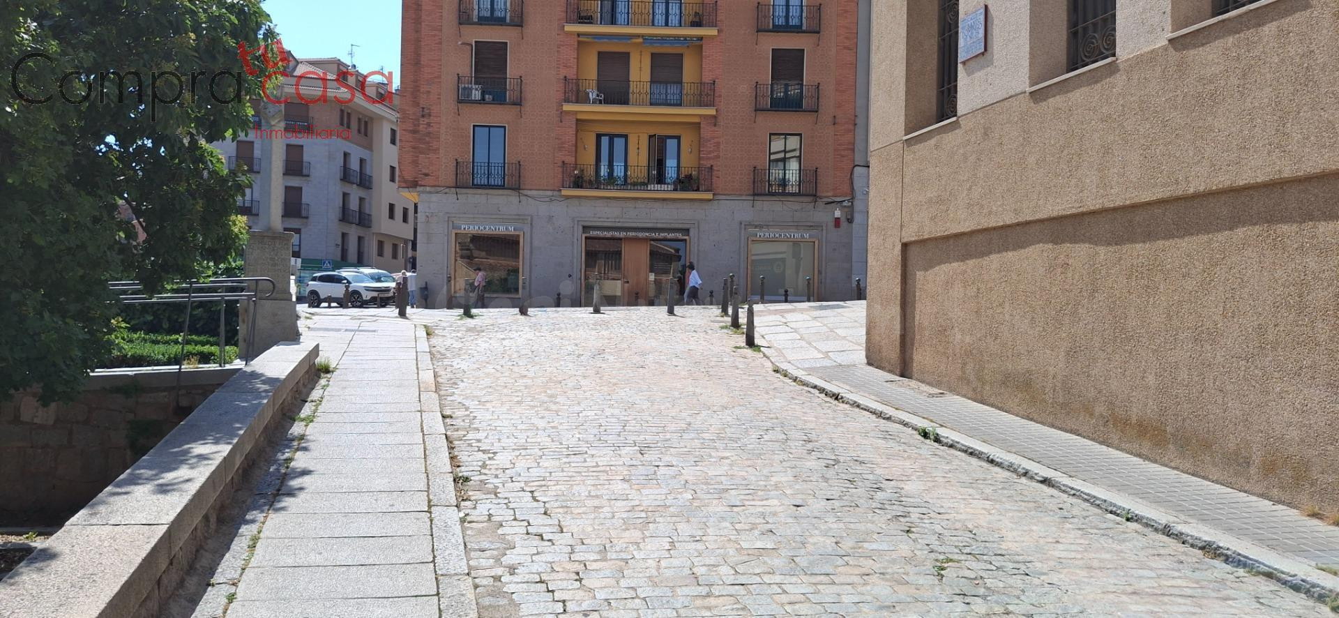 ALQUILER GARAJE AVENIDA DEL ACUEDUCTO 30.-.PLAZA 5 - foto 3