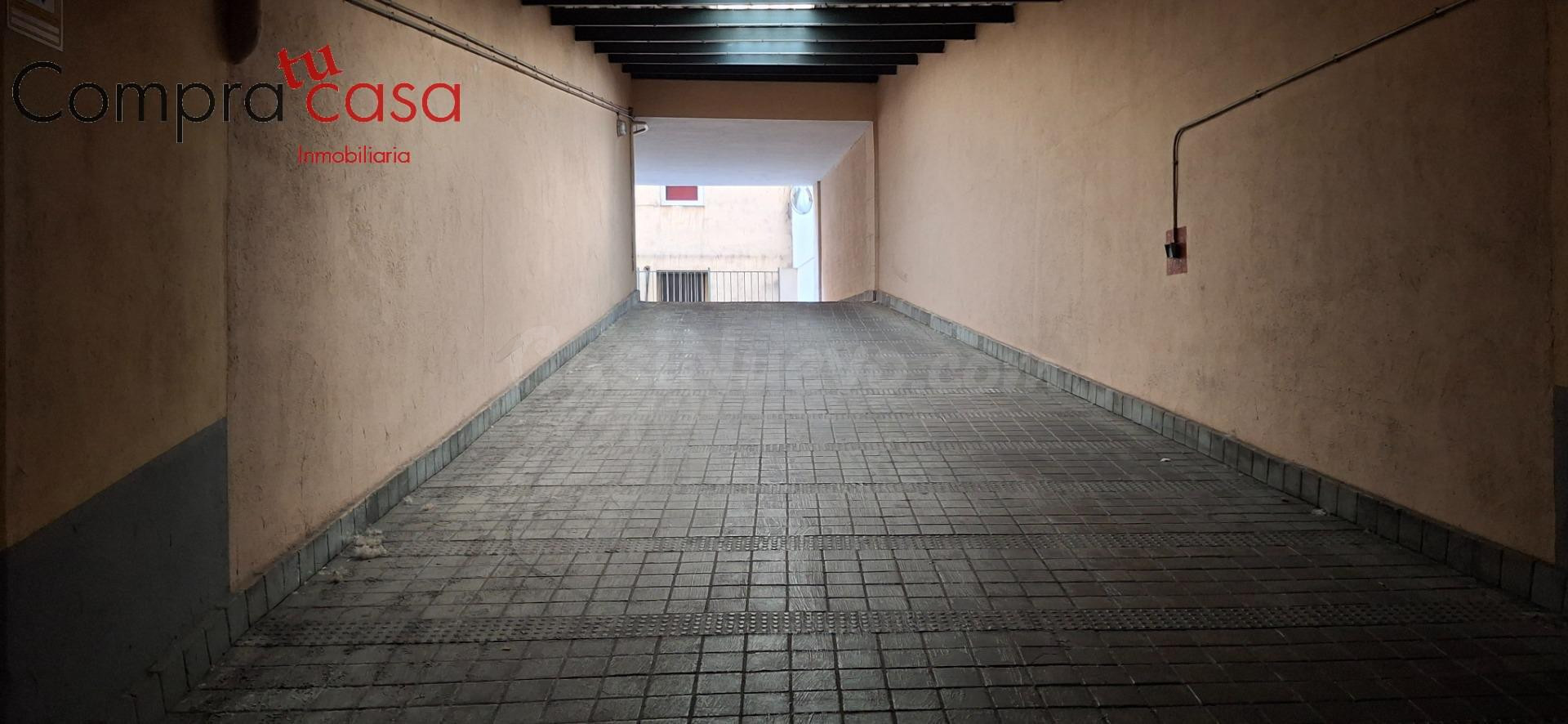 ALQUILER.-.GARAJE.-.CALLE CURTIDORES.- - foto 2
