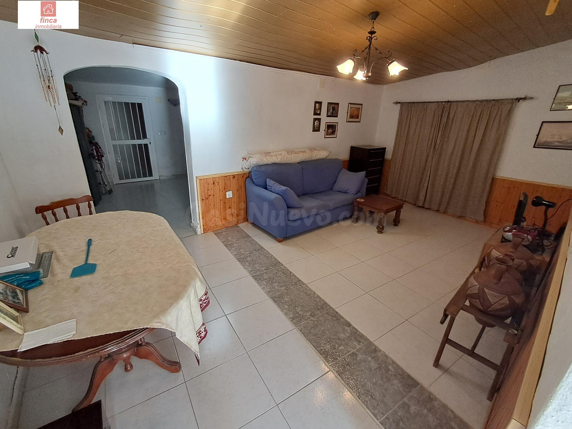SE VENDE CASA EN LOBON, REFORMADA, ESPACIOS ABIERTOS, LUMINOSA, DE ESQUINA - foto 4