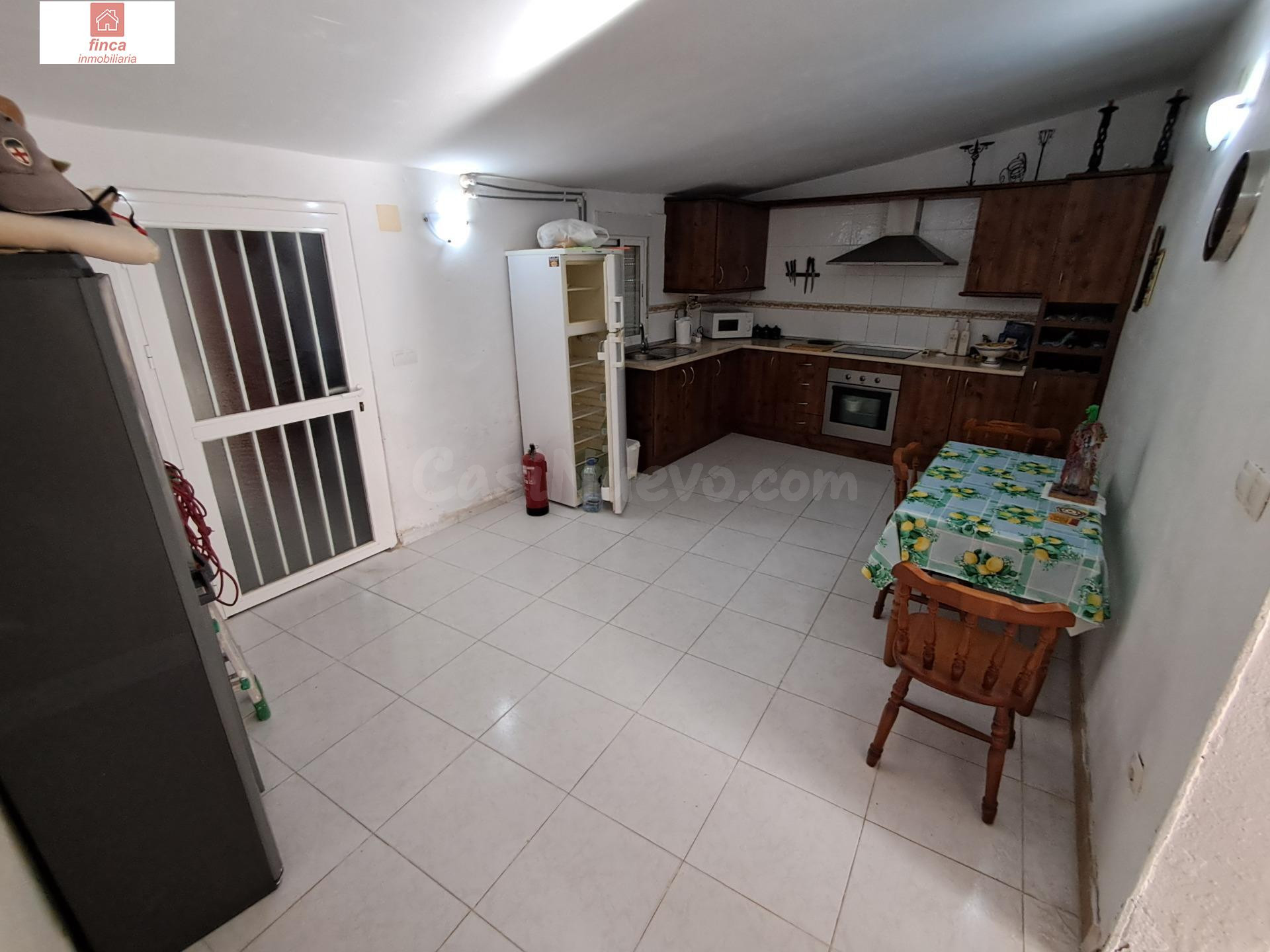 SE VENDE CASA EN LOBON, REFORMADA, ESPACIOS ABIERTOS, LUMINOSA, DE ESQUINA - foto 5
