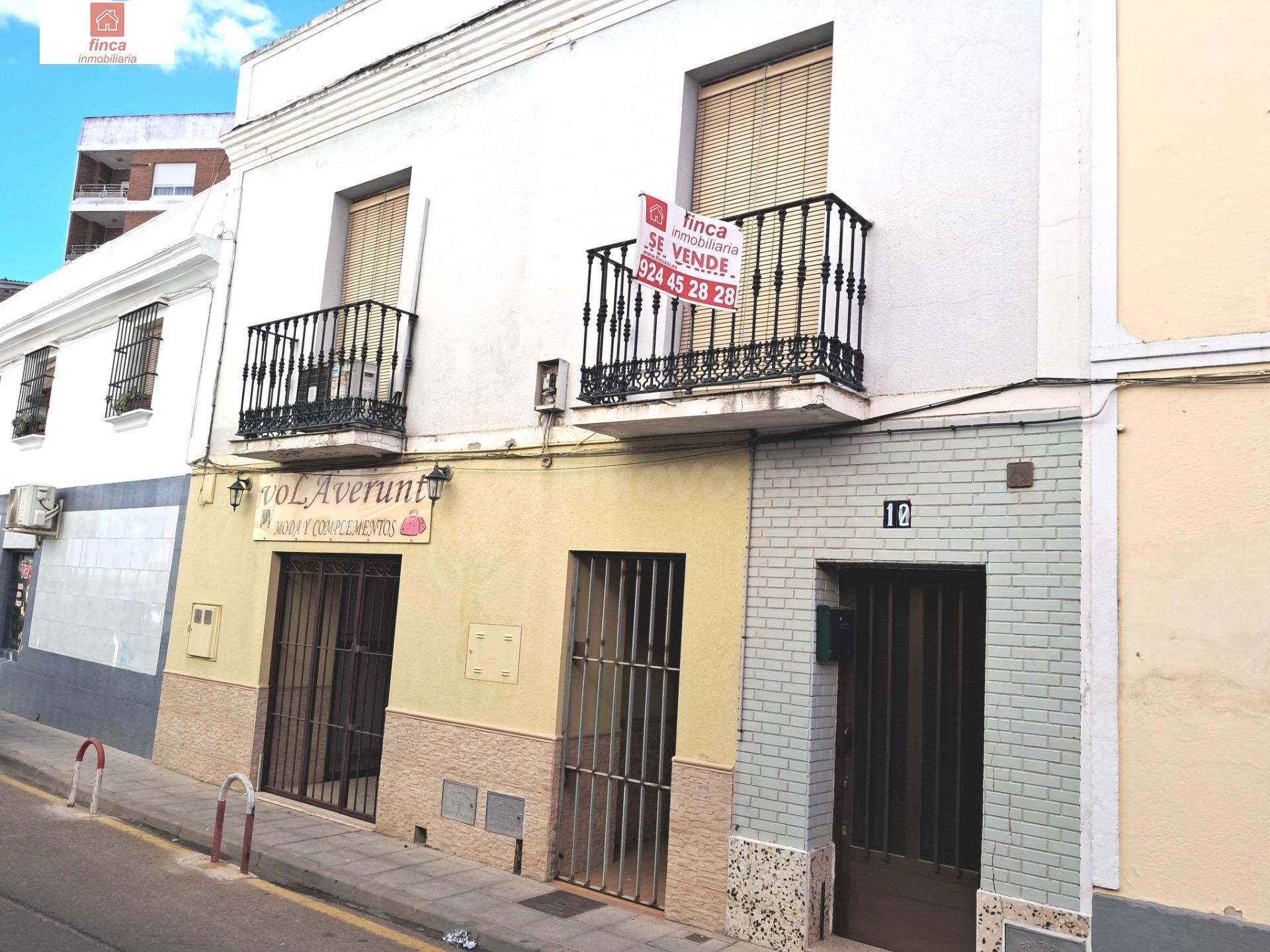 VENTA MONTIJO PISO CENTRICO, 1ª PLANTA, AMUEBLADO, CON TERRAZA Y BUHARDILLA, AIRE EN EL SALÓN