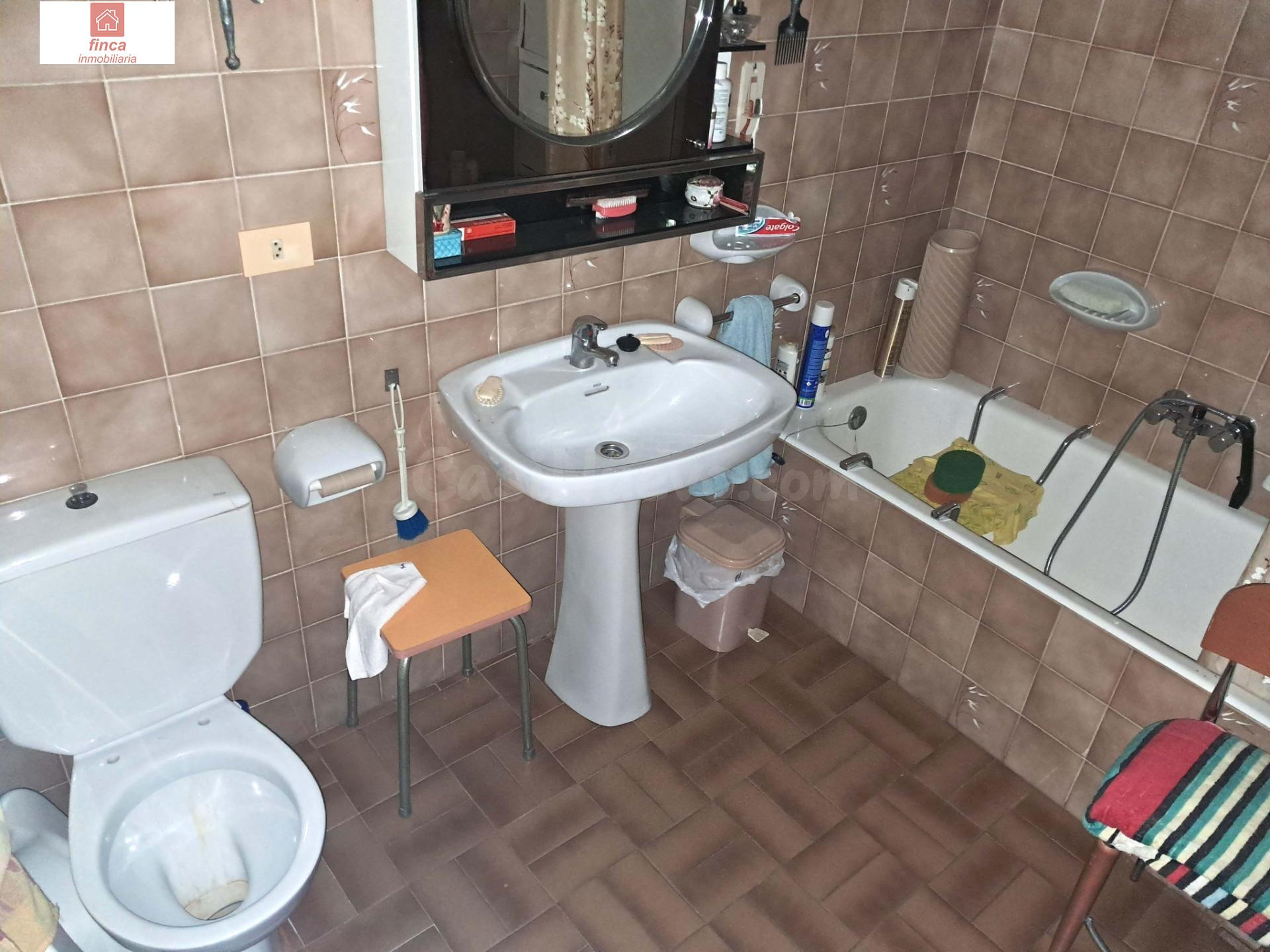 VENTA MONTIJO PISO CENTRICO, 1ª PLANTA, AMUEBLADO, CON TERRAZA Y BUHARDILLA, AIRE EN EL SALÓN - foto 3
