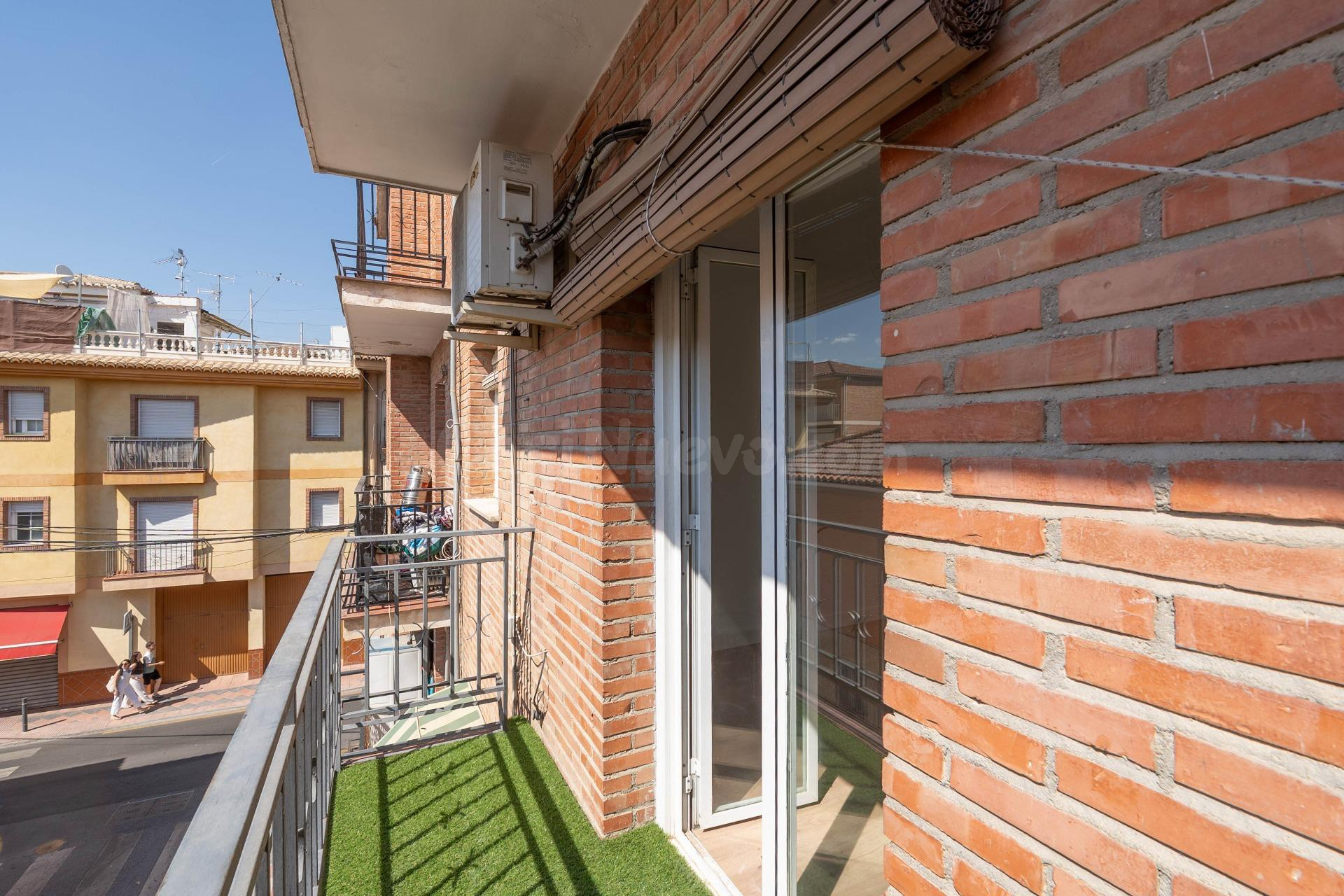 ¡Oportunidad en Armilla! Piso reformado de 3 dormitorios. - foto 4