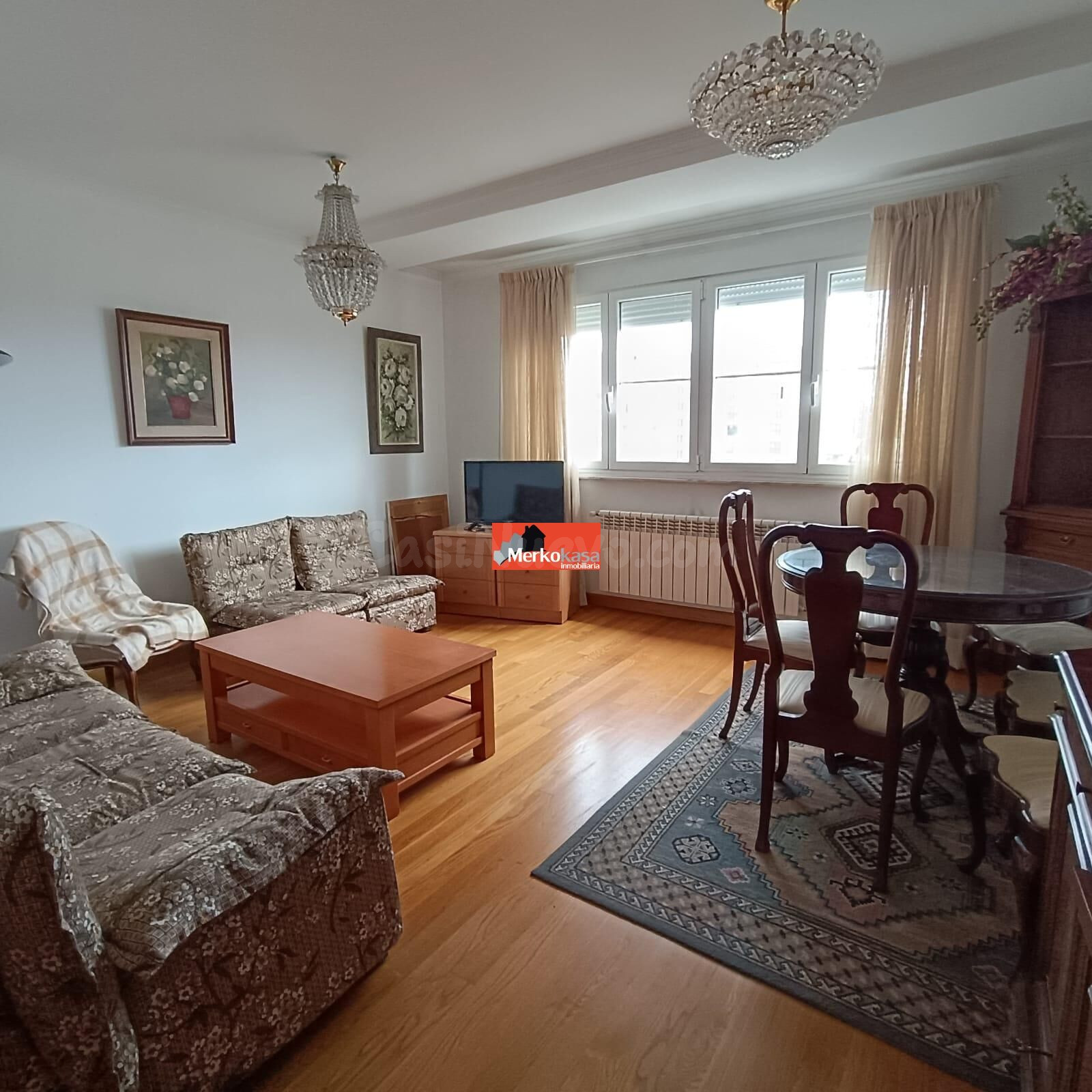 SE ALQUILA VIVIENDA DE CINCO DORMITORIOS EN AVD. DE MADRID!!! - foto 4