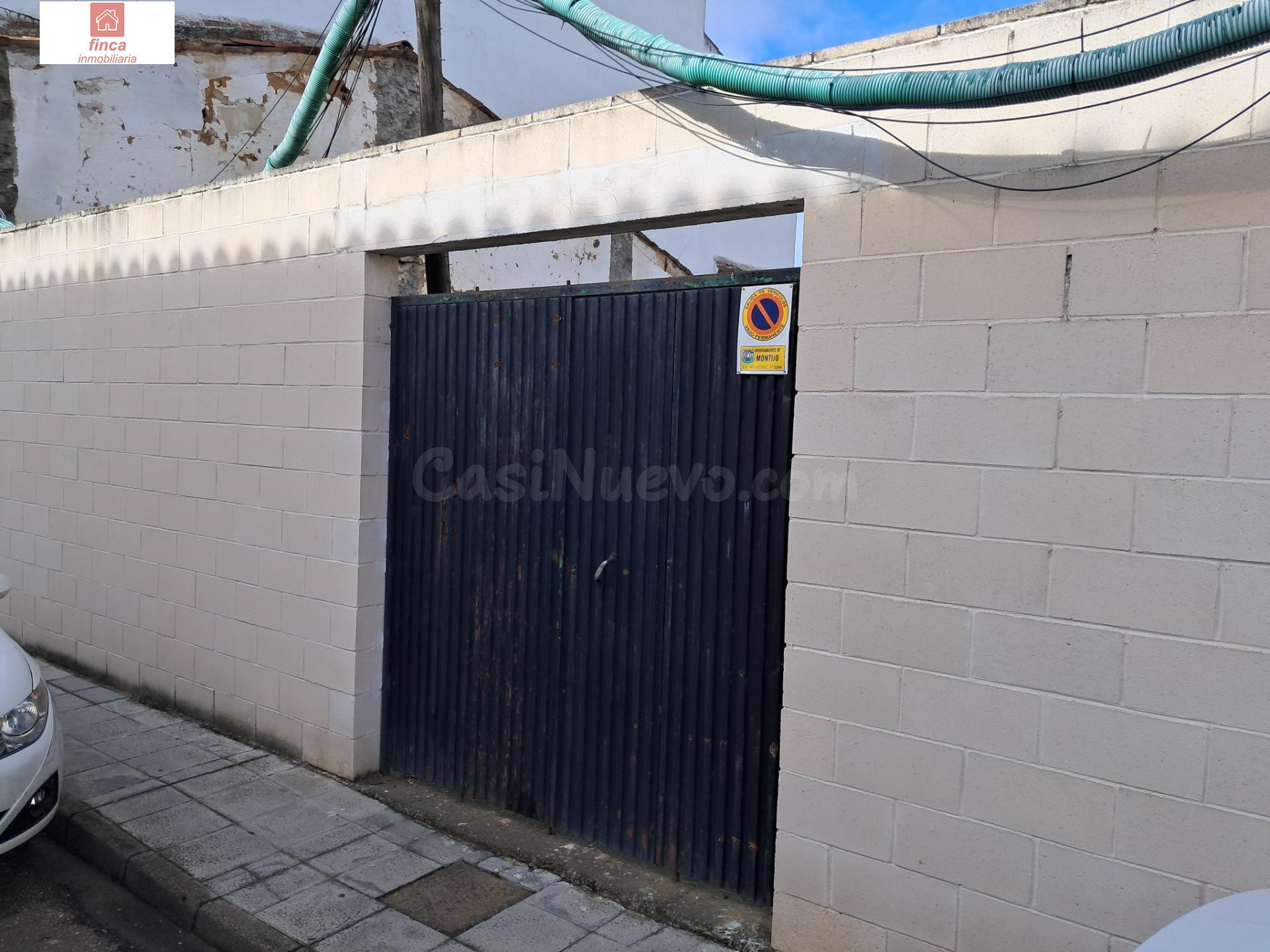 VENTA SOLAR EN MONTIJO, ZONA CENTRO, URBANO RESIDENCIAL, AMPLIO Y CON POZO DE AGUA