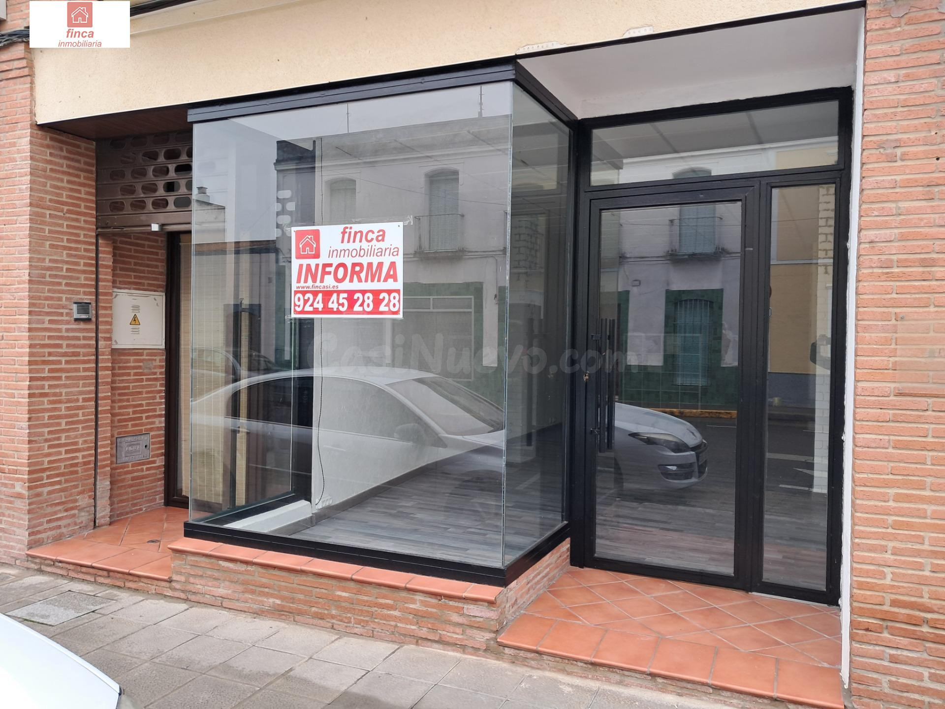MONTIJO, VENTA LOCAL COMERCIAL ACONDICIONADO FRENTE AL MERCADONA