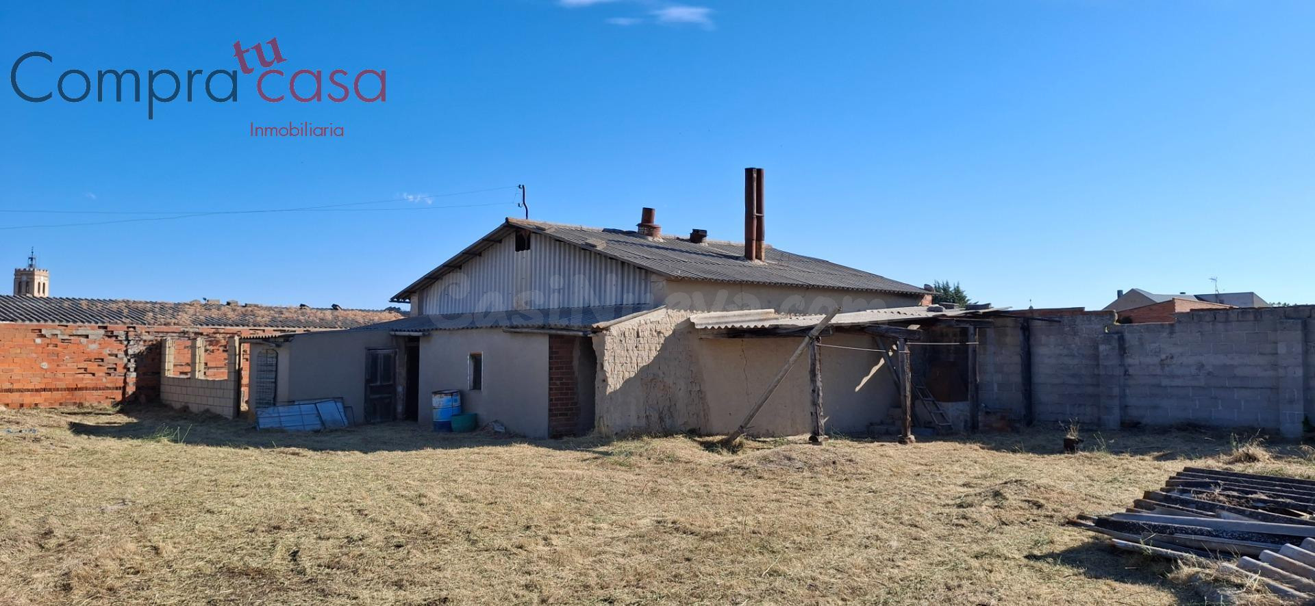 VENTA.-.NAVES CON CAMPA EN NAVAS DE ORO.-.SEGOVIA