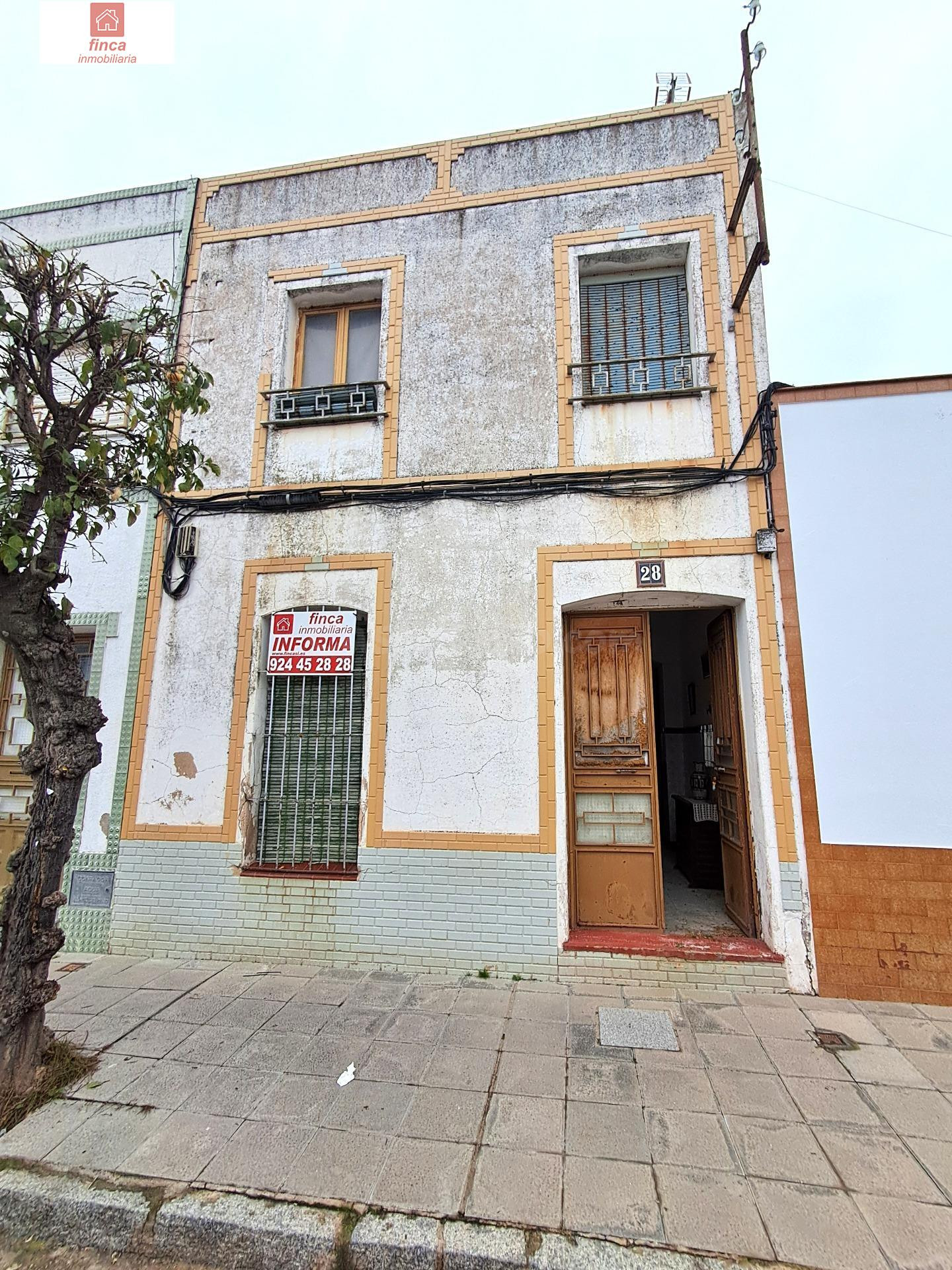 VENTA MONTIJO, VIVIENDA DOS PLANTAS, ZONA EL MOLINO, MUY AMPLIA PARA REFORMAR, CERCA DEL CENTRO