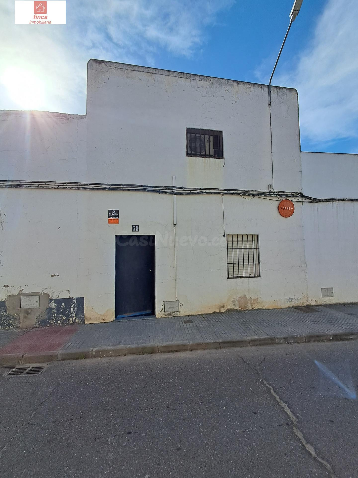 VENTA EN PUEBLA DE LA CALZADA, ZONA CENTRO, VIVIENDA A DOS CALLES, AMPLIA Y LUMINOSA - foto 2