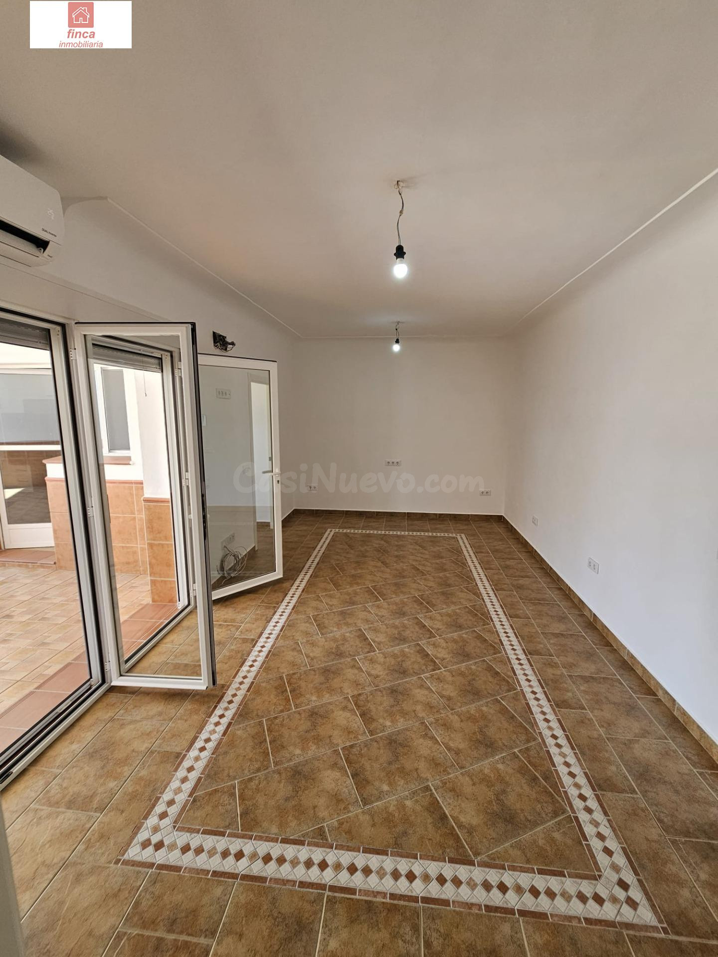 MONTIJO ZONA CENTRO, VENTA VIVIENDA PLANTA BAJA, COMPLETAMENTE REFORMADA, AMPLIA, LUMINOSA, PATIO AMPLIO