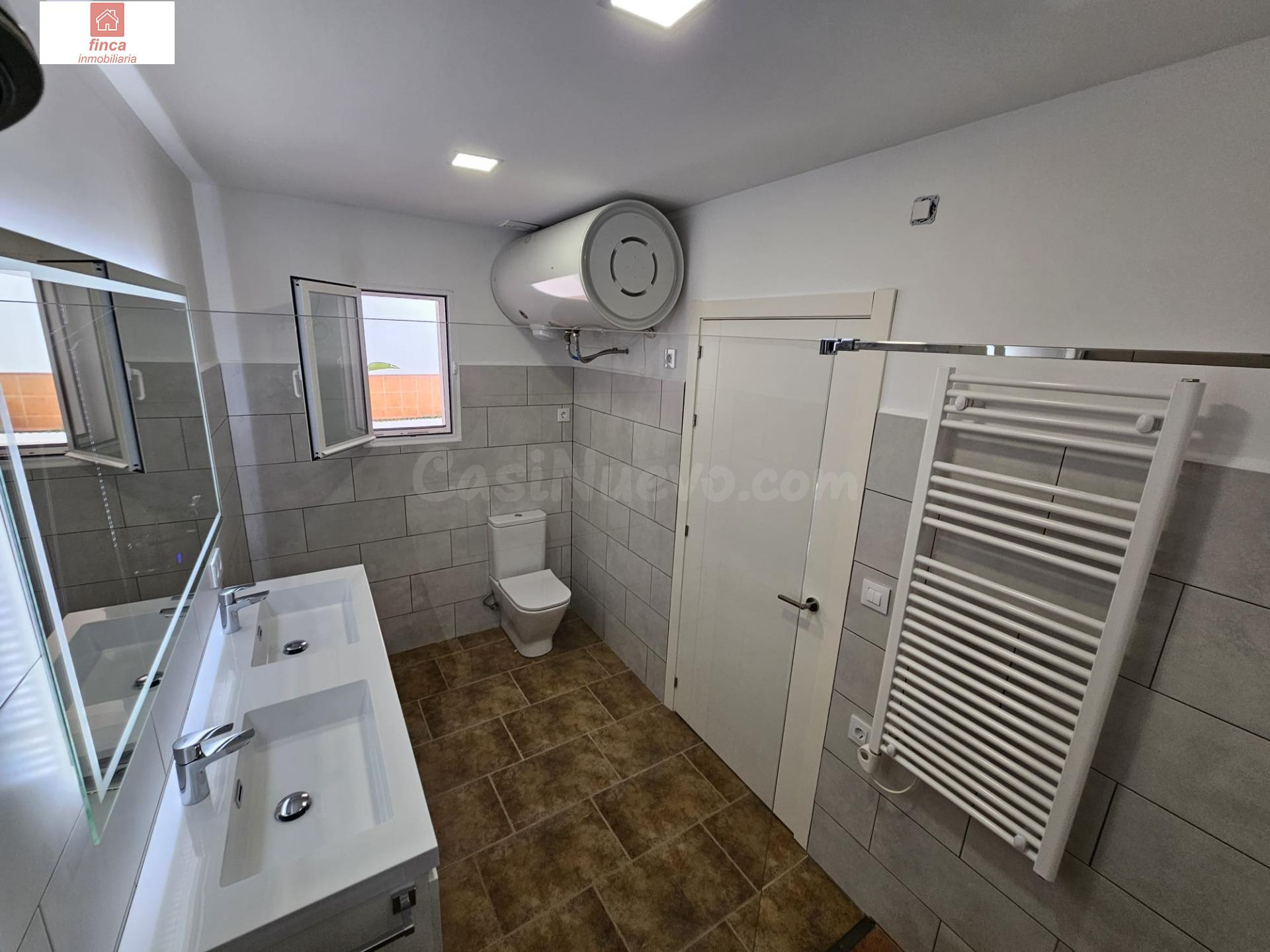 MONTIJO ZONA CENTRO, VENTA VIVIENDA PLANTA BAJA, COMPLETAMENTE REFORMADA, AMPLIA, LUMINOSA, PATIO AMPLIO - foto 3